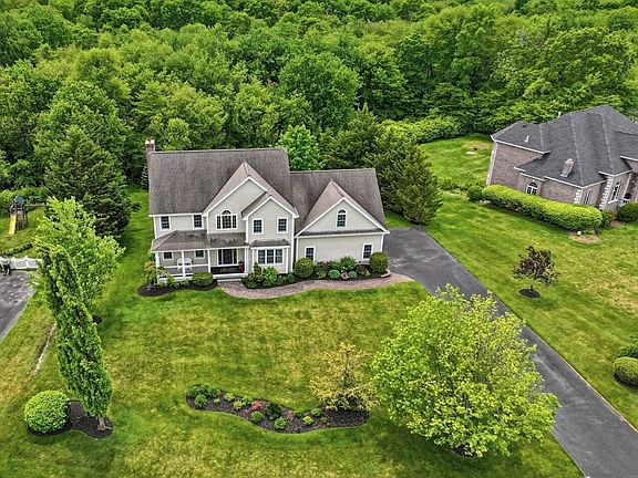 5th image of 52 Kensington Ct