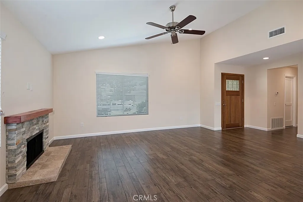 4 bed, 1489 sqft, $4,800 — Photo 4