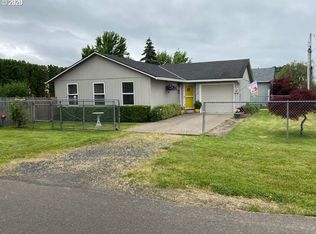 439 SE 9th St, Dundee, OR 97115