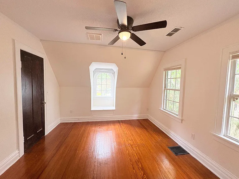 212 Barbourville Dr — Photo 33