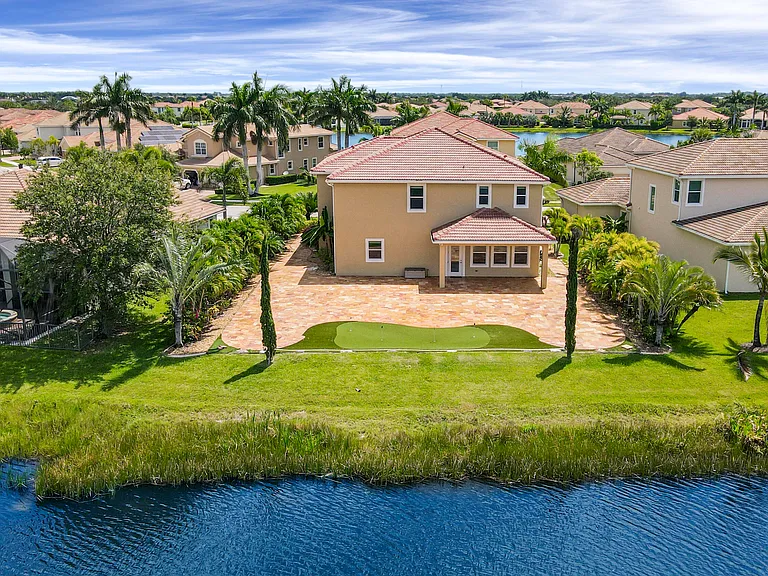 12101 SW Aventino Dr — Photo 42