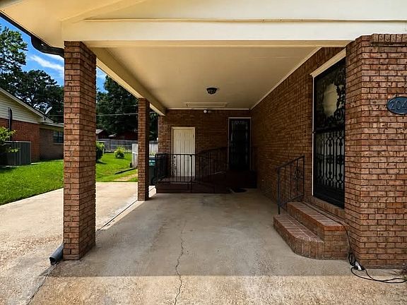 3rd image of 2049 Oakhurst Dr