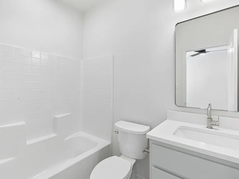 307 Sterling St #D — Photo 26