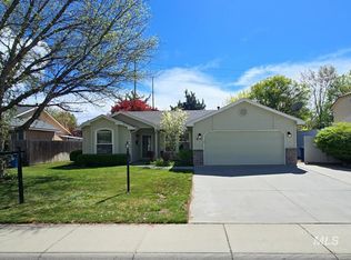 813 W Oakmont Ave, Nampa, ID 83686