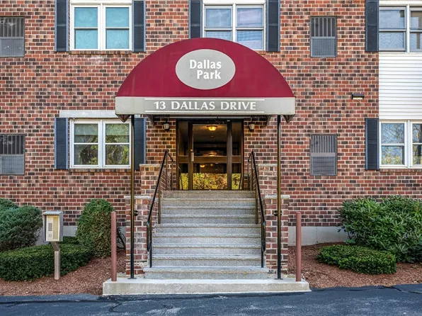 13 Dallas Dr APT 101, Dracut, MA 01826