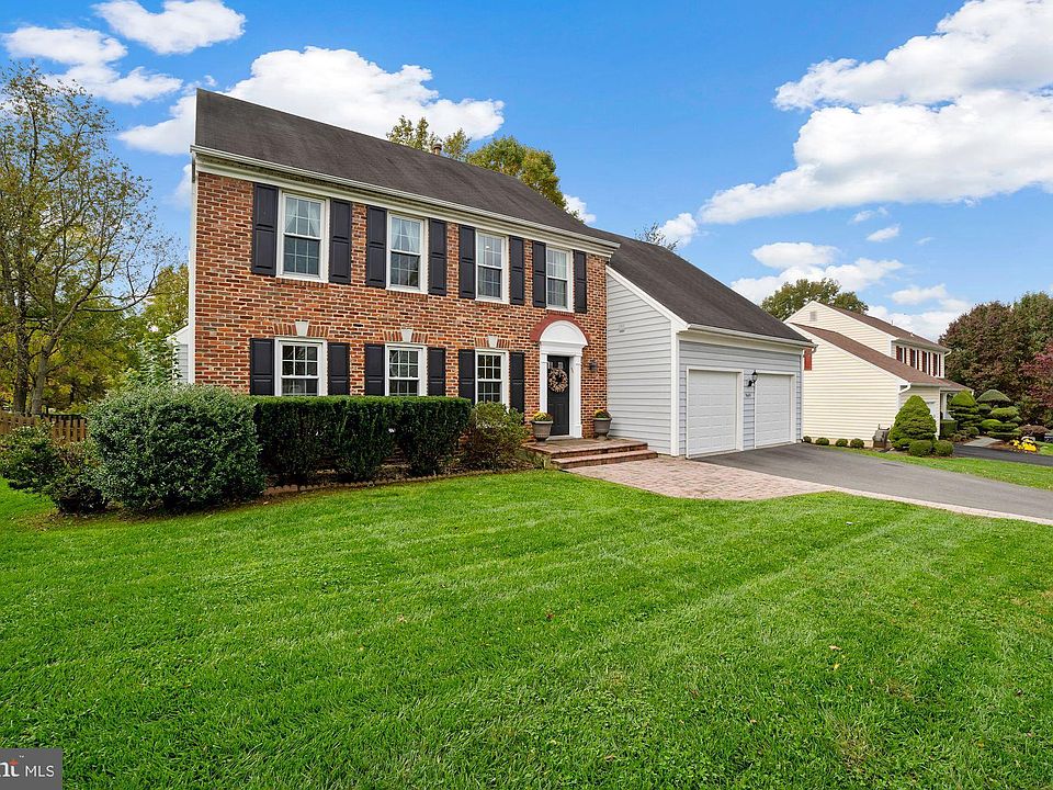 1st image of 9605 Woodedge Dr