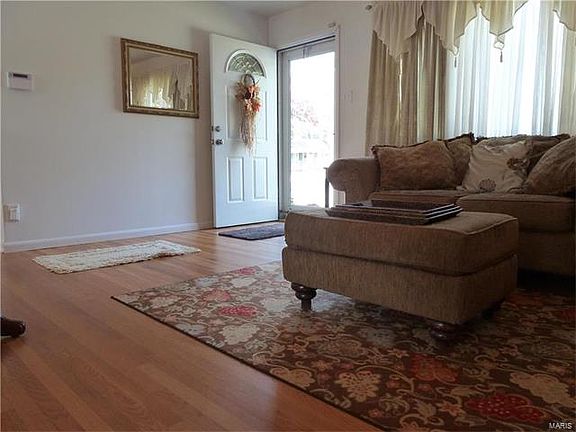 2nd image of 1080 Penhurst Dr