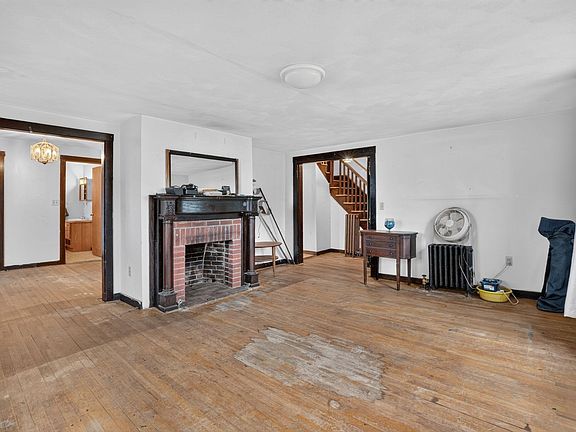 2nd image of 21 Sachem St