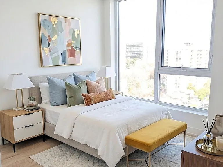 2088 James St #1007 — Photo 3