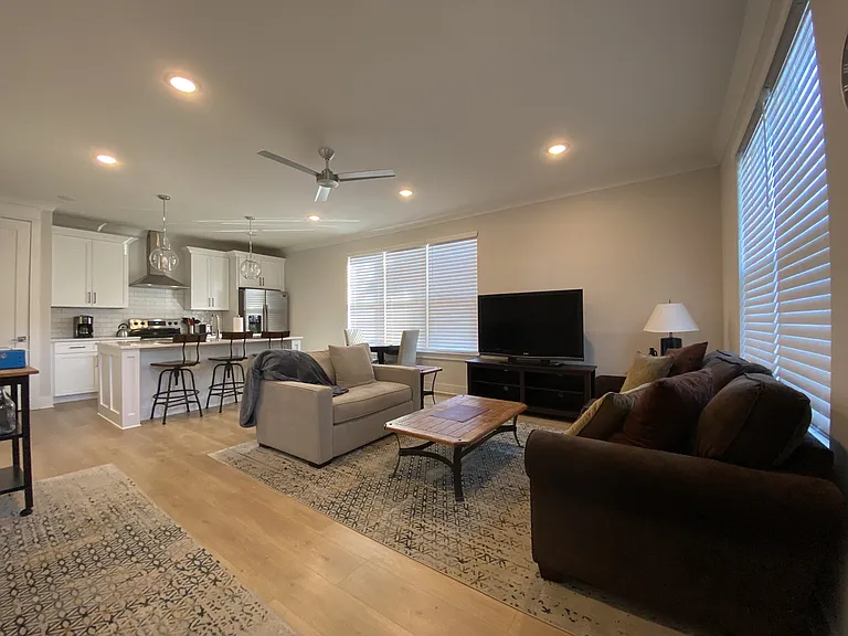 105 Duke St #6 — Photo 4