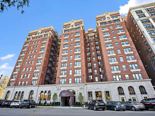 5300 S South Shore Dr #36, Chicago, IL 60649