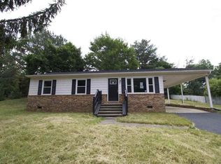 17 College Cres, Staunton, VA 24401