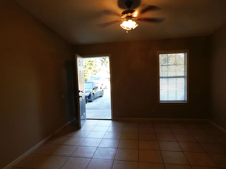 3846 Manor Ct — Photo 5