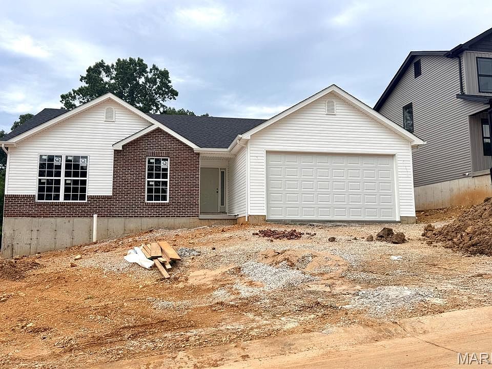 1st image of 722 Blake Dr