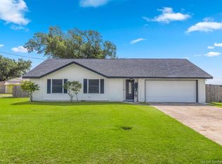 6823 Meadow Ridge Ln, Lake Charles, LA 70605