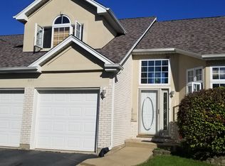 647 Meadowdale Dr, Romeoville, IL 60446