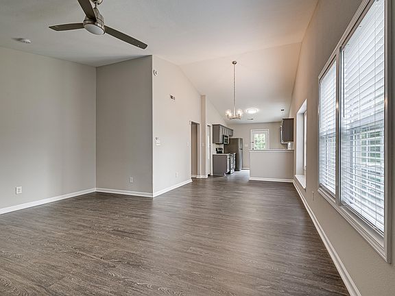 2nd image of 2723 Oasis Ln