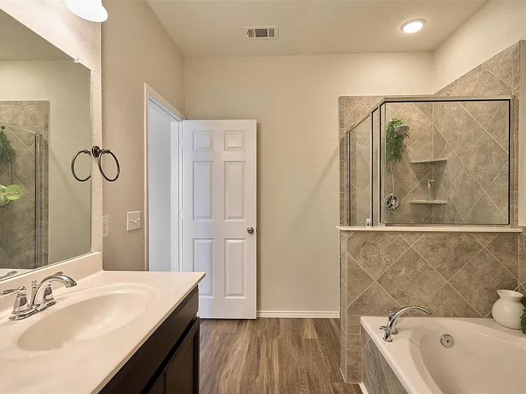 2214 Timberland Country Ct — Photo 36