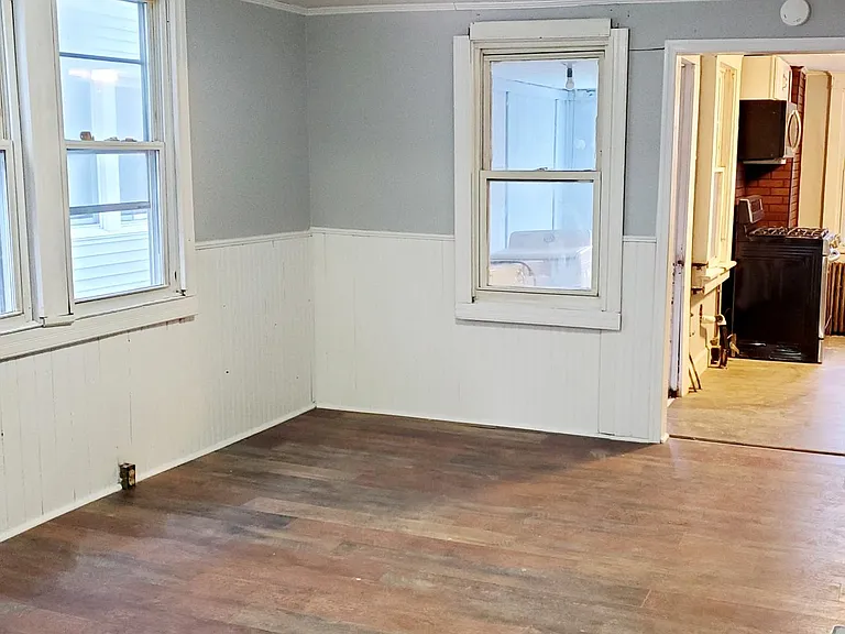 134 Blair St — Photo 8