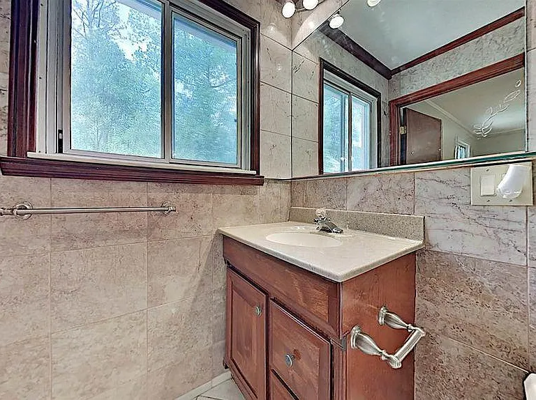 2400 Lawrenceville Hwy #D — Photo 10