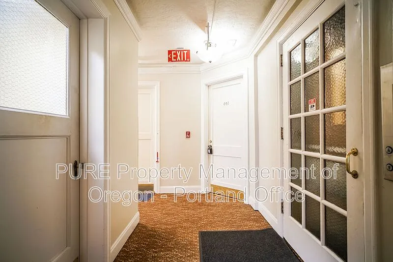 1 bed, 1.0 bath, 711 sqft, $1,295 — Photo 3