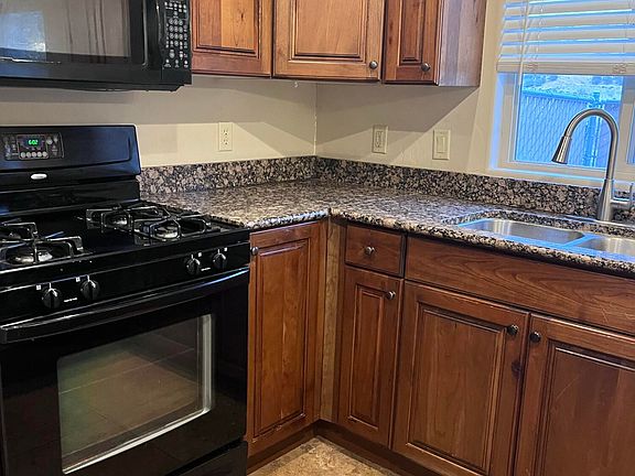 3rd image of 920 S 25 E Unit 9B