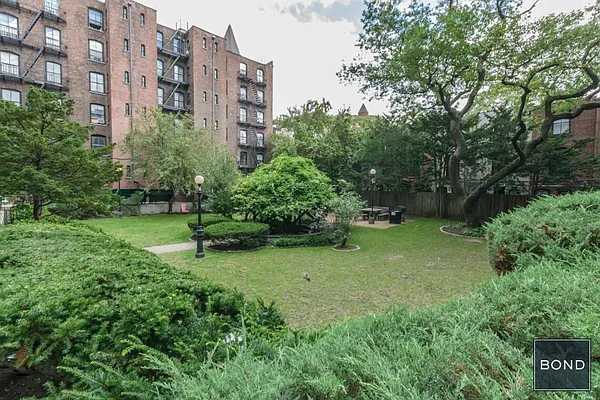 Rented by Bond New York | media 16