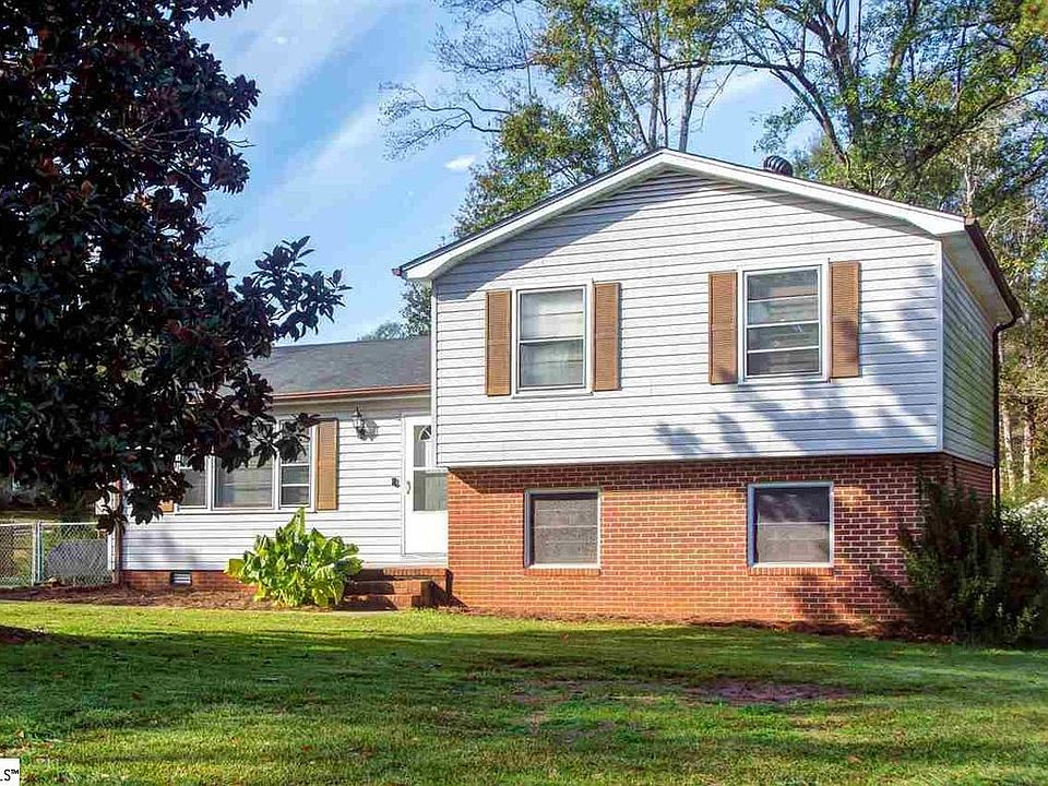 1st image of 212 Corkwood Dr