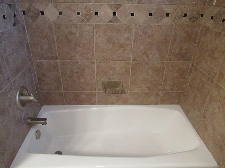 3341 Heritage Green Cir — Photo 32