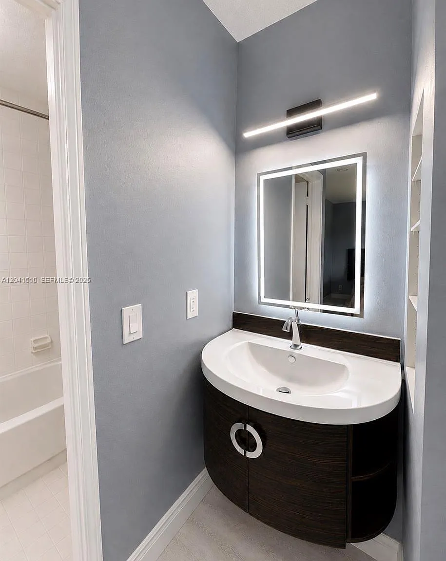 Townhomes Of Monterey — Photo 3