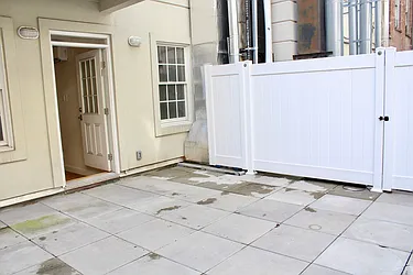 Rented by R New York