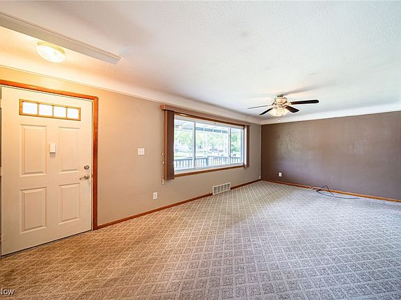 4th image of 5132 Chestnut Hill Dr