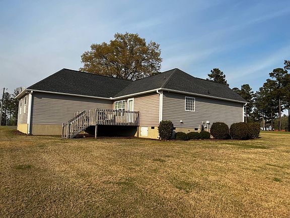 4th image of 2650 Moore Rd