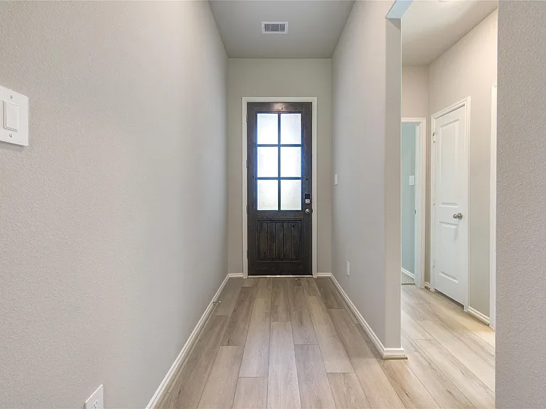 9624 Mount Brewer Ln — Photo 5