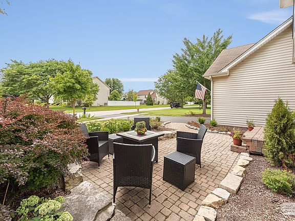3rd image of 23842 Greenfield Dr