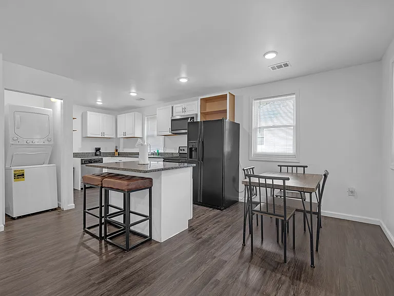 2533 Godfrey Dr NW — Photo 8
