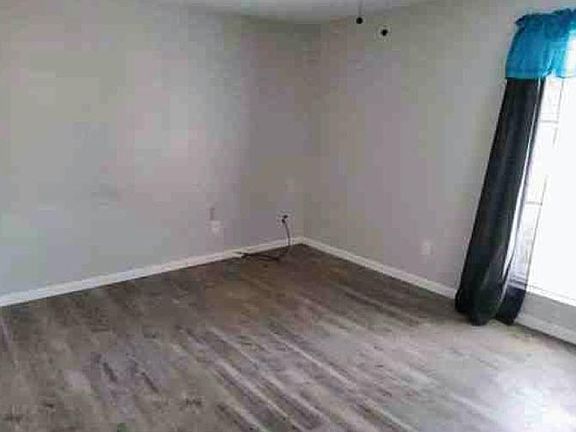 5th image of 1417 Meadowcrest Dr