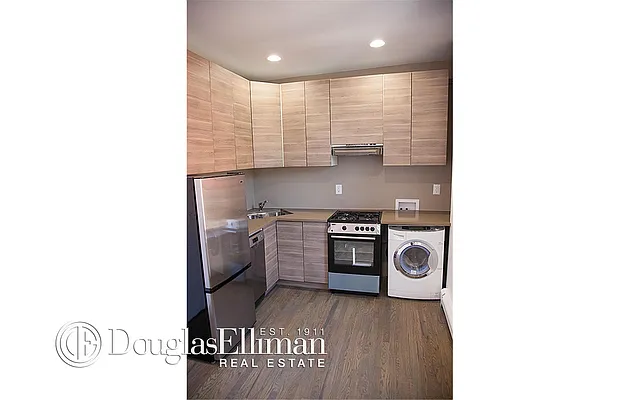 Rented by Douglas Elliman | media 14