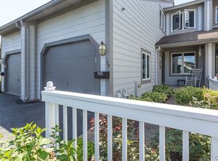 105 Midlake Cir UNIT 105, East Syracuse, NY 13057
