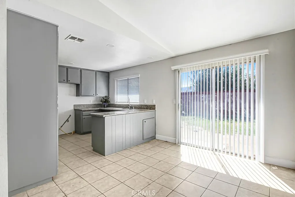 4 bed, 1600 sqft, $3,500 — Photo 4