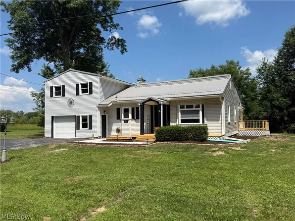 1365 Jewel Bay Rd, Cortland, OH 44410