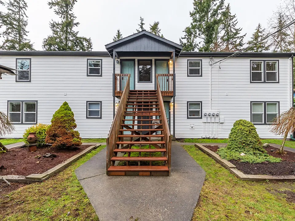 1295 - 966 Yvonne Ave