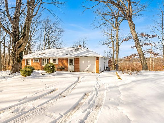 3rd image of 22975 Pine Lake Rd