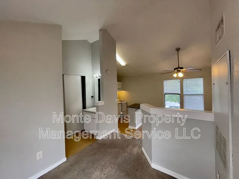 513 S Park Dr #304 — Photo 6