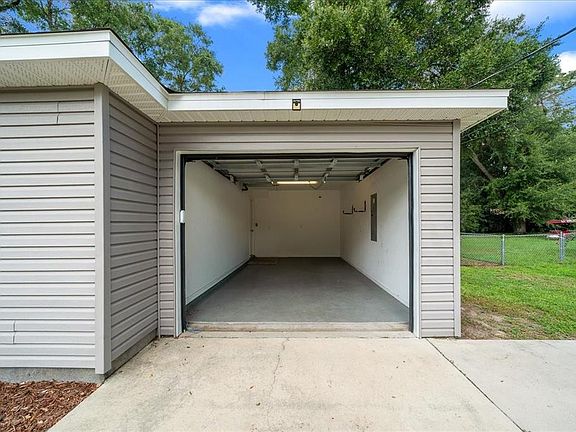 3rd image of 6292 NW 64TH TERRACE