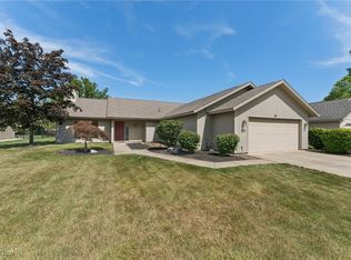8972 Timber Edge Dr, North Ridgeville, OH 44039
