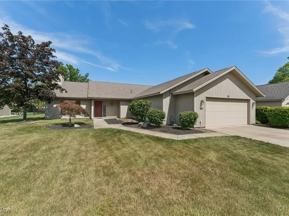 8972 Timber Edge Dr, North Ridgeville, OH 44039