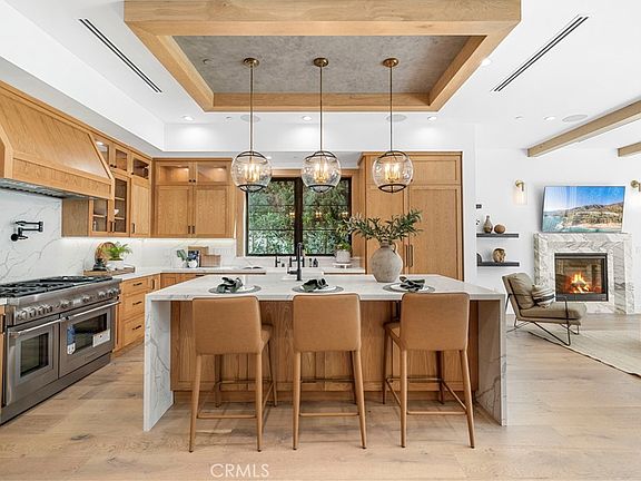 4th image of 4765 Lemona Ave