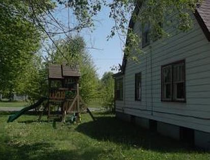4th image of 1823 S Oakwood Ave