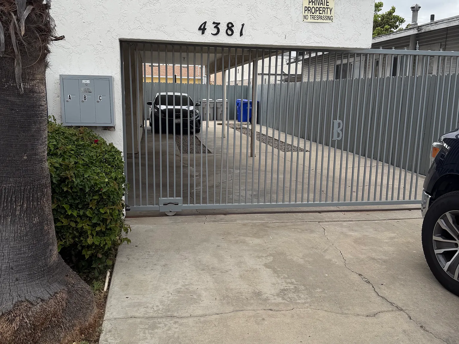 2 bed, 900 sqft, $2,695 — Photo 2